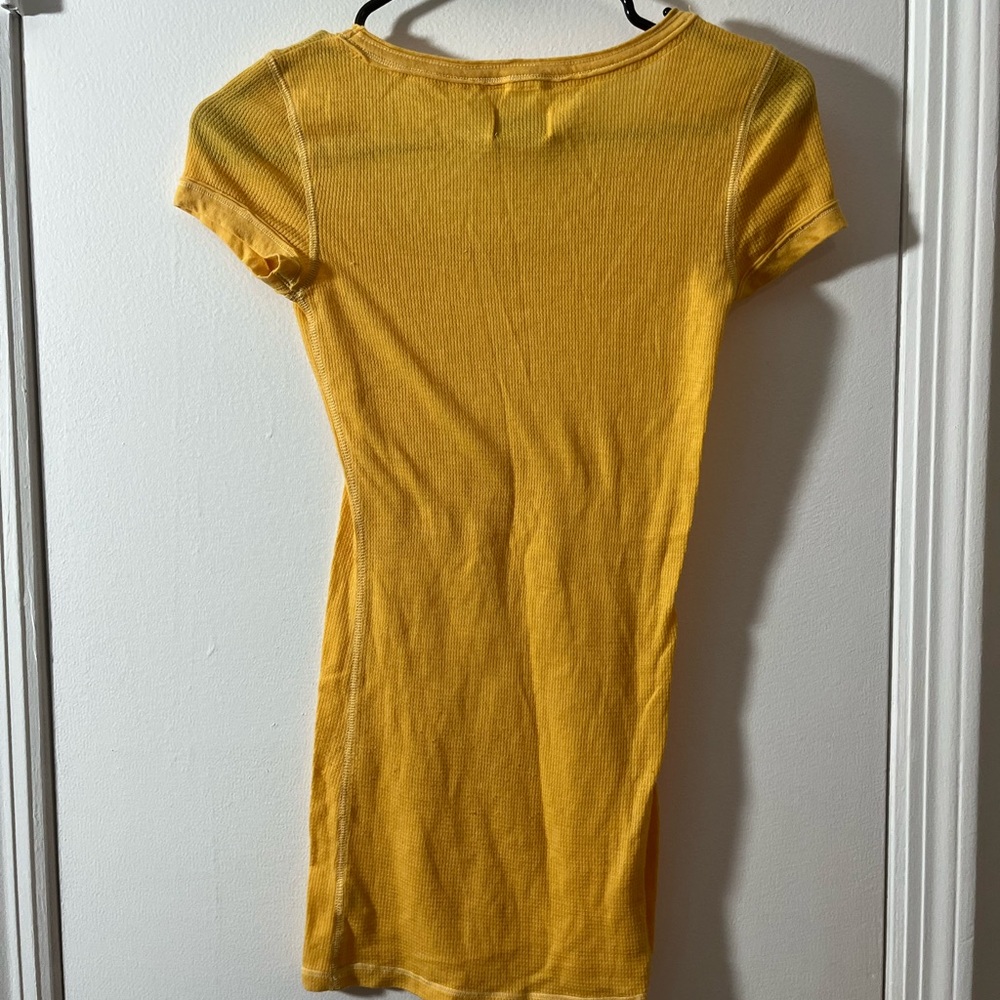 abercrombie&fitch t-shirt - Picture 2 of 2